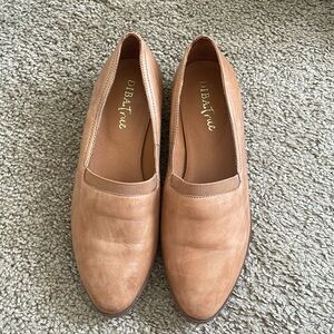 Diba True Size 7 Brown Loafers